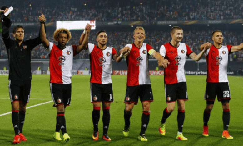 赛后费耶诺德备战国王杯,更衣室发声细节曝光,话题不断,控场能力受关注 赛后费耶诺德备战国王杯,更衣室发声细节曝光,话题不断,控场能力受关注